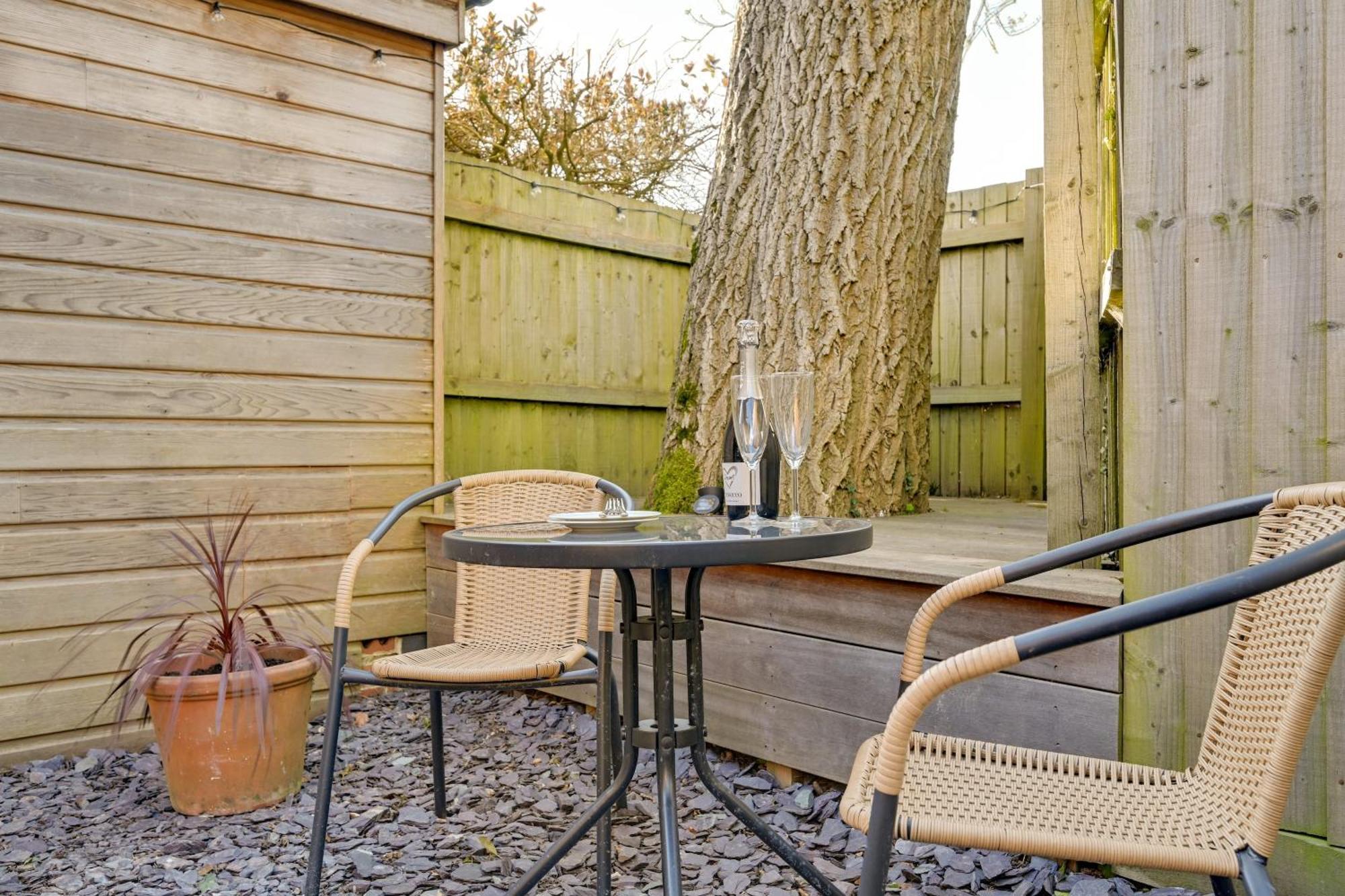 The Hideaway @ Flagham Cottage. Malmesbury Kültér fotó